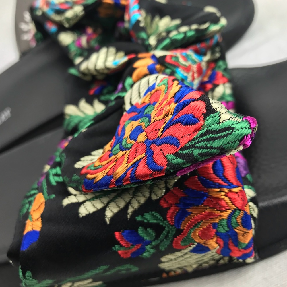 Jacquard Multi Color Gorgeous Black Satin Slides - Picture 3 of 8